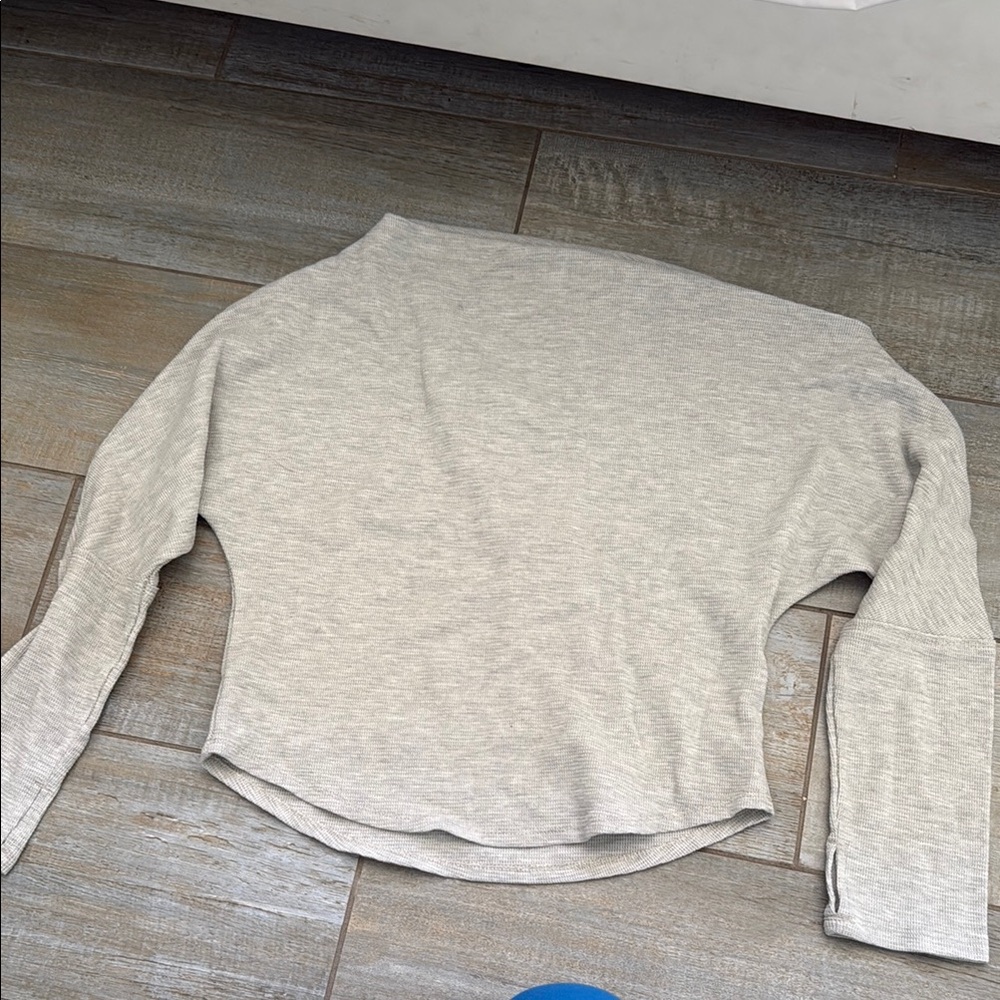 Women's Gray Top